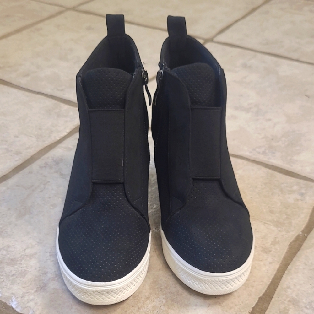 Ccocci Women's Black Ankle Boots, Size 6.5